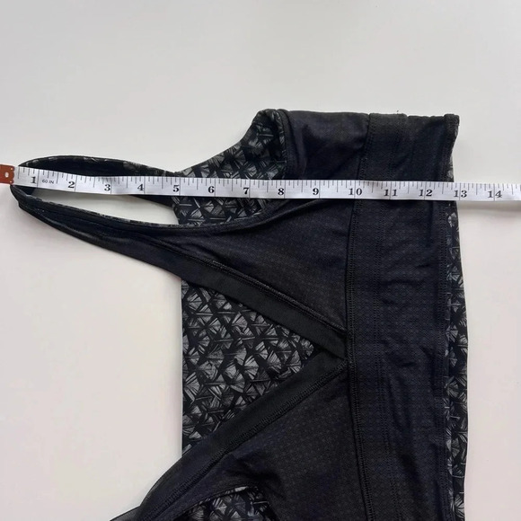 Lululemon Featherlight Bra Size 8 - Picture 9 of 10